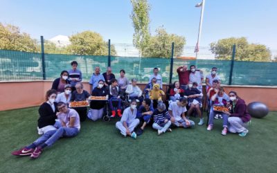 La residència Catalina Rosselló celebra el dia de les verges preparant una bunyolada