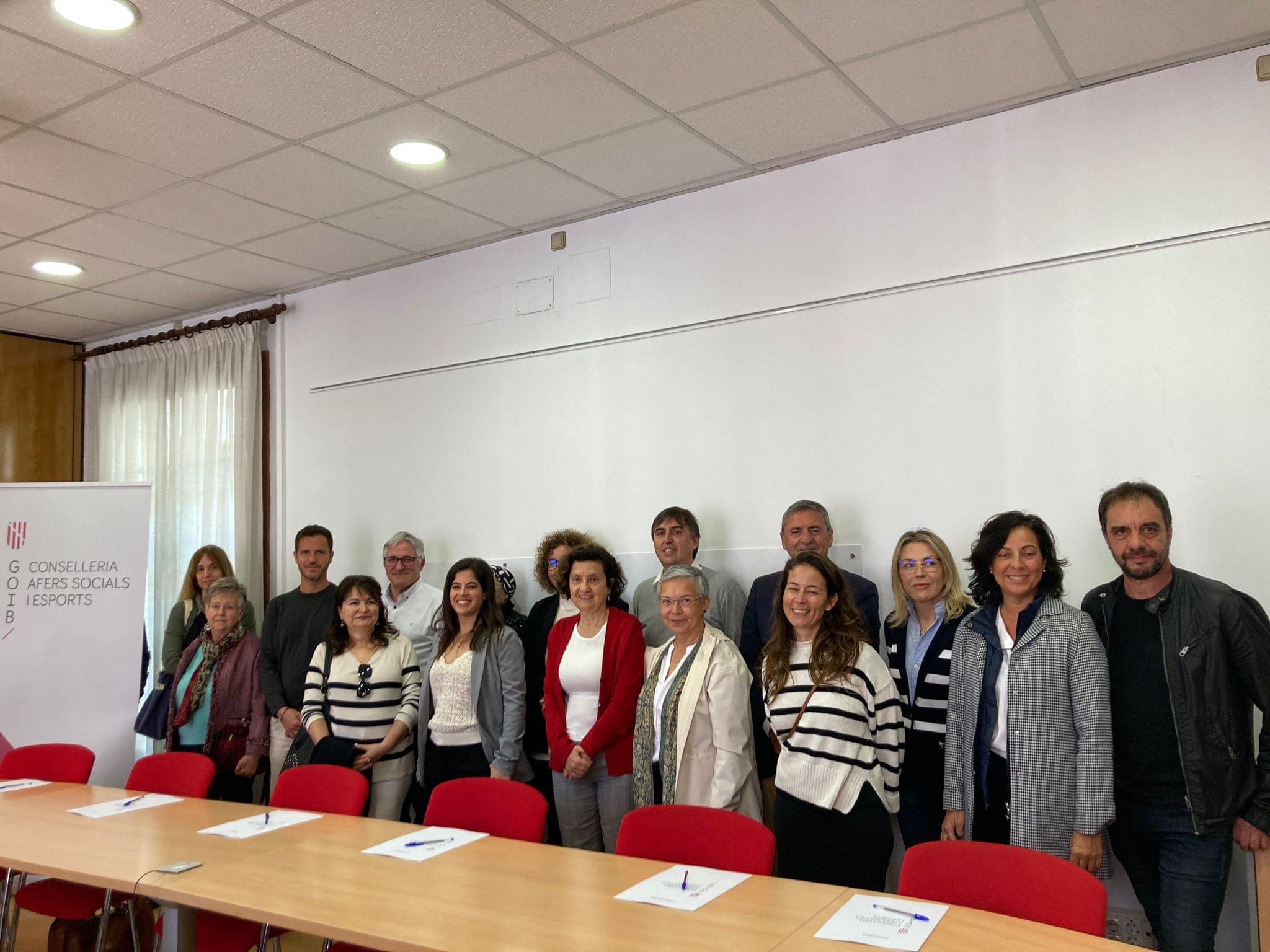 Sepap Joan xxiii signa el conveni amb Afers Socials per oferir el servei del ...